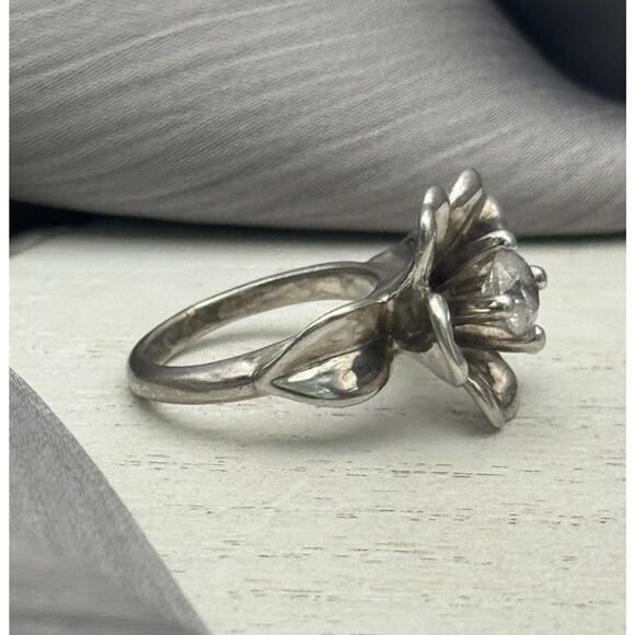 James Avery Sterling Silver 925 Diamond Flower Ring 6G/size 4 - Picture 2 of 7